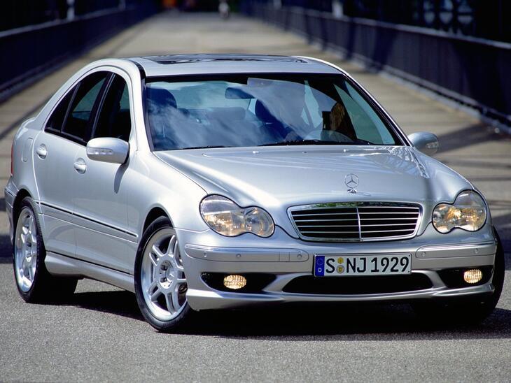 Mercedes-Benz-10973