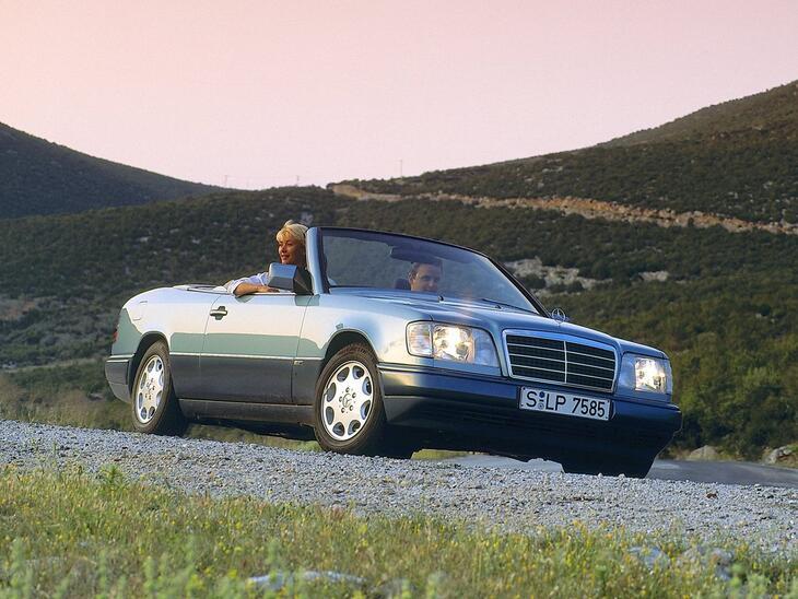 Mercedes-Benz-8997