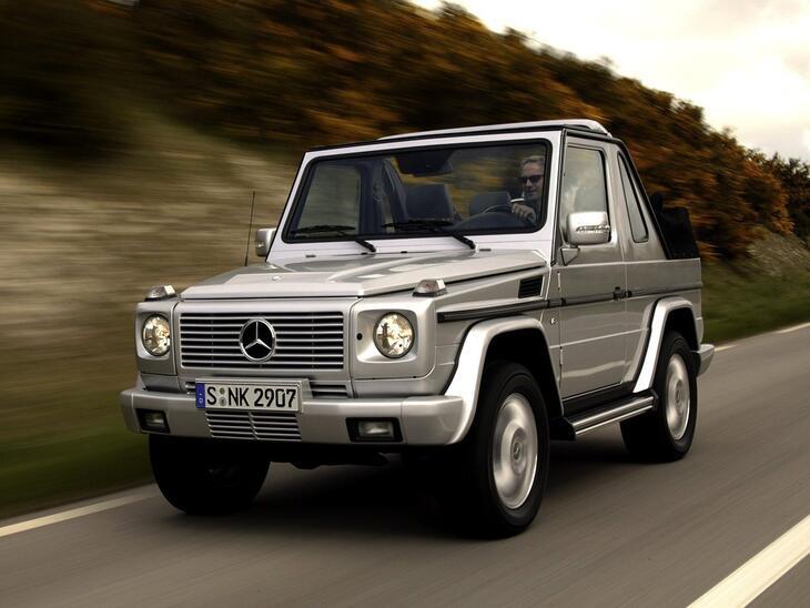 Mercedes-Benz-10945