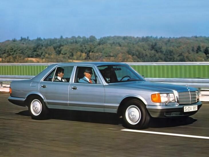 Mercedes-Benz-34352