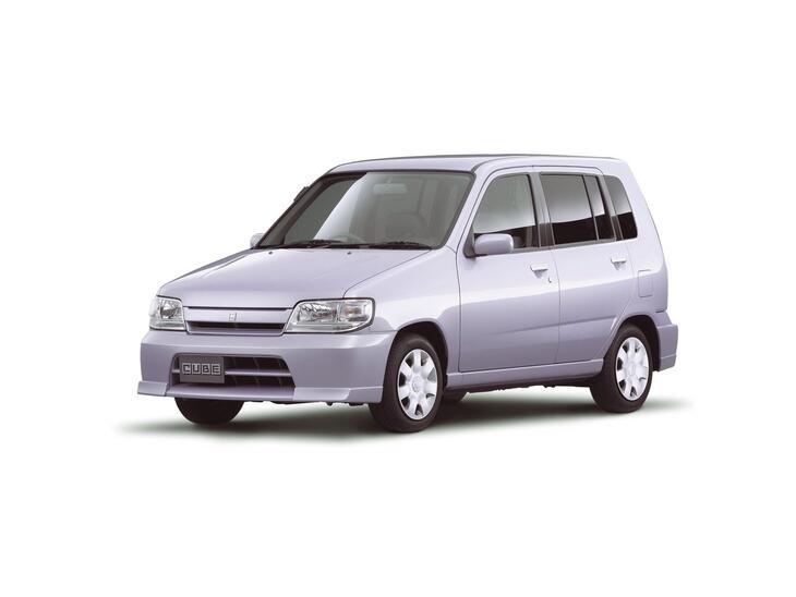 Nissan-3716