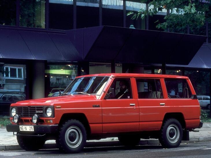 Nissan-23595