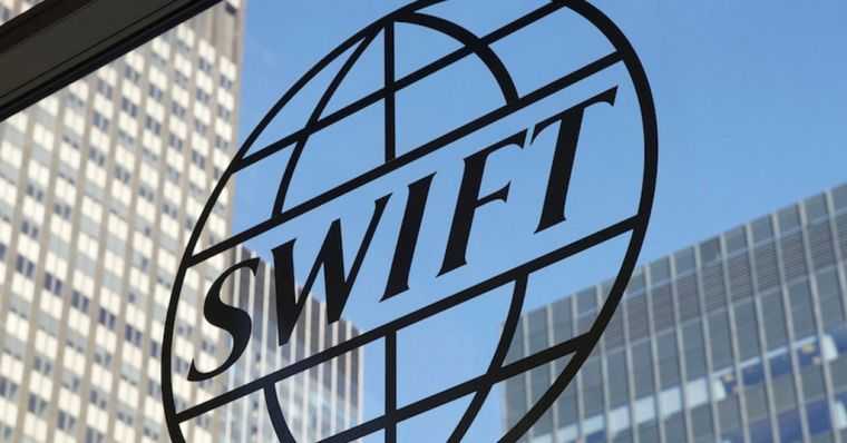 Кравчук предложил отключить Россию от системы SWIFT